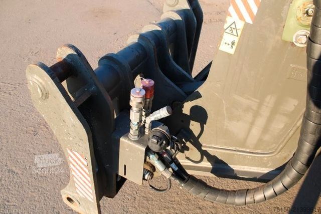 Teleskoparmstapler SENNEBOGEN 355E - Kabine hochfahrbar - Nr.: 042