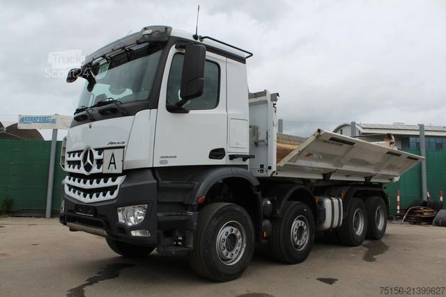 Háromirányú billenő teherautó MERCEDES-BENZ 3545 8x4 BB DM. AHK Nr.: 336