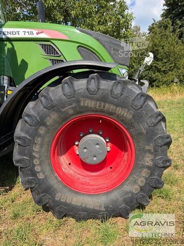 Tractor Fendt 724 VARIO S4