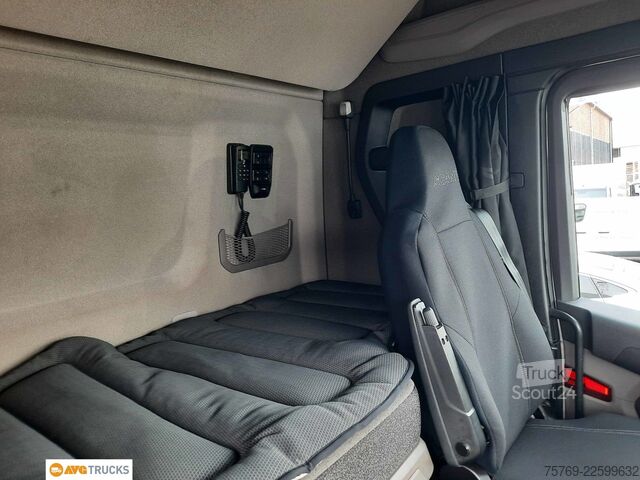 Standart çekici ünitesi SCANIA R 460 Highline Retarder Standklima 2xTank