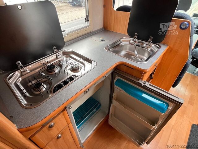Poluintegrisani kamper ADRIA 670 SP - Festbett - Garage - 2 x Klima