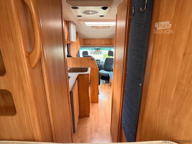 Poluintegrisani kamper ADRIA 670 SP - Festbett - Garage - 2 x Klima