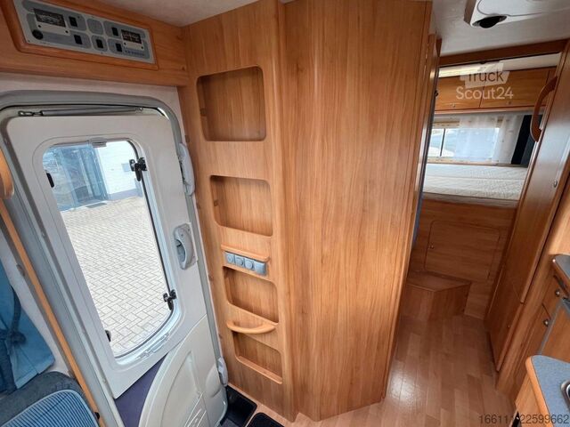 Poluintegrisani kamper ADRIA 670 SP - Festbett - Garage - 2 x Klima