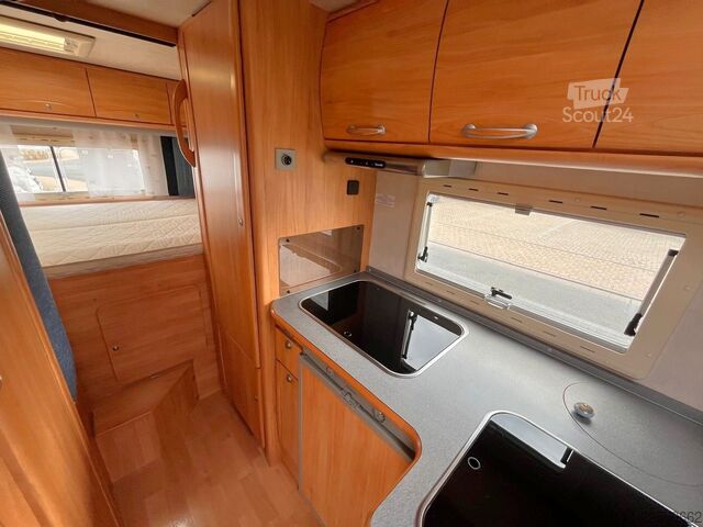 Poluintegrisani kamper ADRIA 670 SP - Festbett - Garage - 2 x Klima
