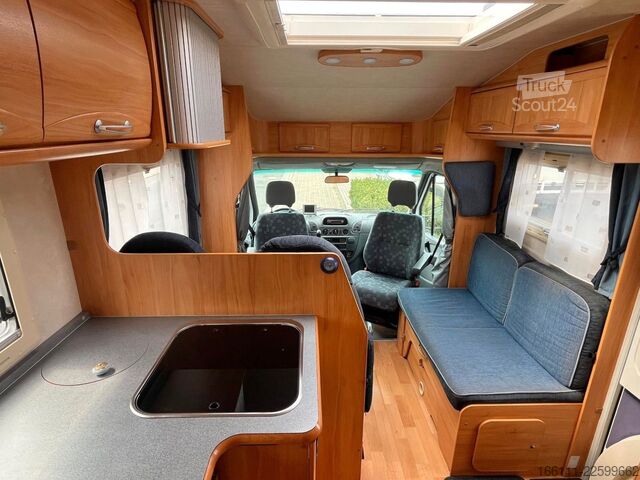 Poluintegrisani kamper ADRIA 670 SP - Festbett - Garage - 2 x Klima