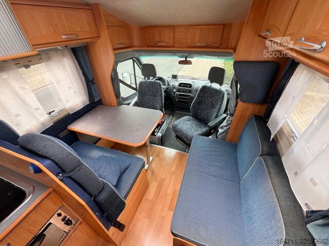 Poluintegrisani kamper ADRIA 670 SP - Festbett - Garage - 2 x Klima