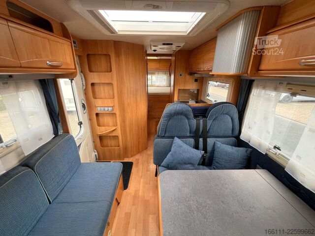 Poluintegrisani kamper ADRIA 670 SP - Festbett - Garage - 2 x Klima