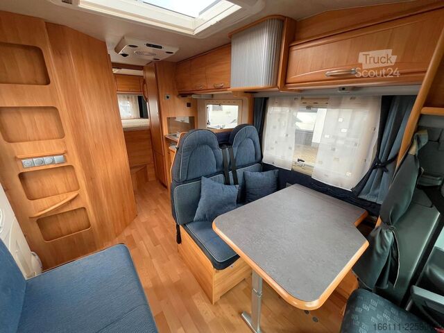 Poluintegrisani kamper ADRIA 670 SP - Festbett - Garage - 2 x Klima