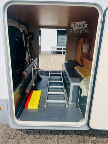 Poluintegrisani kamper ADRIA 670 SP - Festbett - Garage - 2 x Klima
