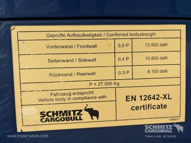 Auflieger mit Pritsche & Plane Schmitz Cargobull Semitrailer Curtainsider Standard