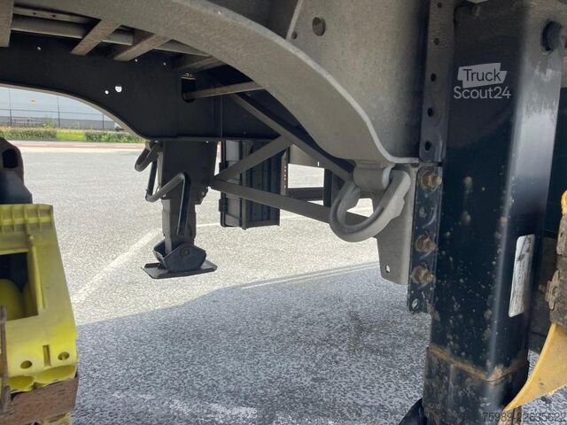 куфар Schmitz Cargobull SAF AXLES, DISC BRAKES, VERY GOOD TIRES