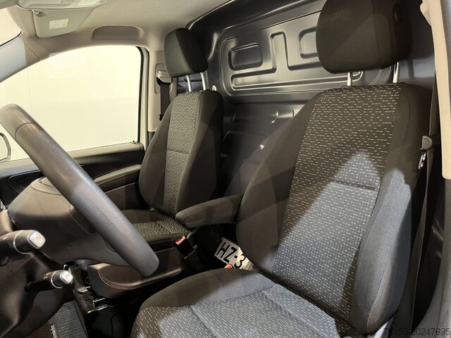 Tovornjak z zabojnikom Mercedes-Benz Vito 116 CDI RWD Servicebus / Bott Inrichting /...