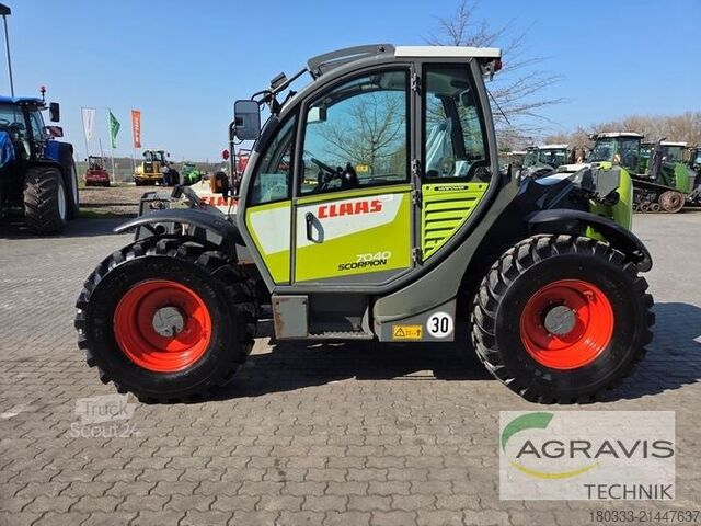 Teleskopski nakladalnik Claas SCORPION 7040