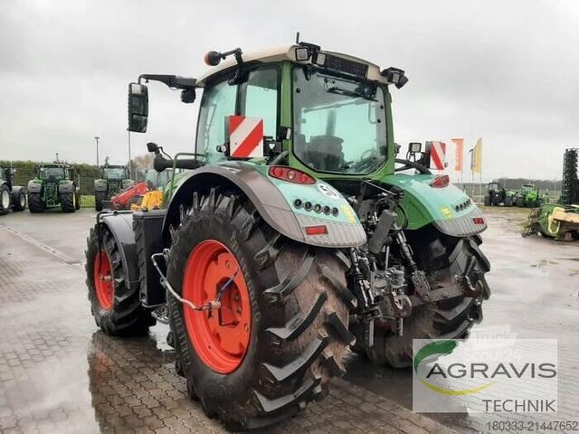 Traktor Fendt 724 VARIO S4 Profi Plus