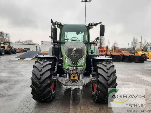 Traktor Fendt 724 VARIO S4 Profi Plus