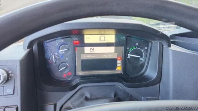 Skip truck Renault Gamme C 450