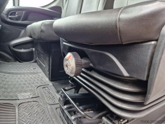 Transporter mit Koffer Iveco Daily 35C18