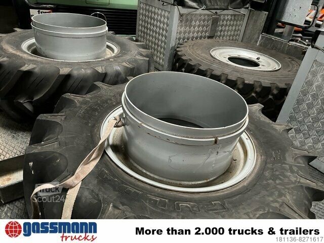 Landmaschine 2x Reifen 14.9R24