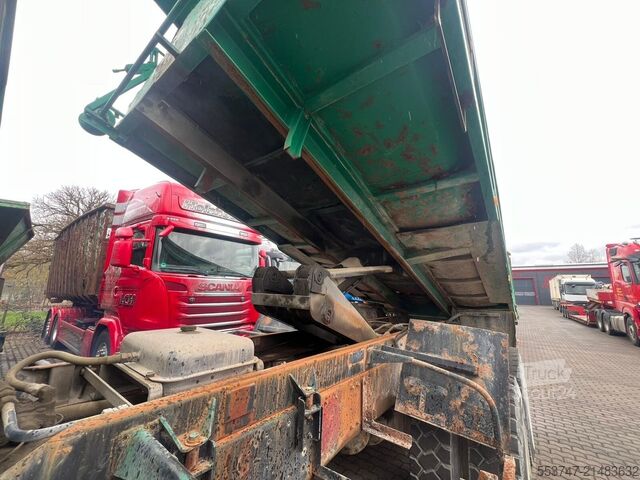 Ανατρεπόμενο Renault Turbo 6x4