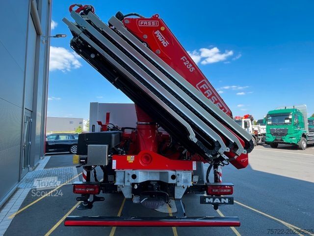 Φορτηγό με επίπεδη καρότσα MAN TGX 26.520 BL 6x2-4 KRAN FASSI SOFORT VERFÜGBAR!
