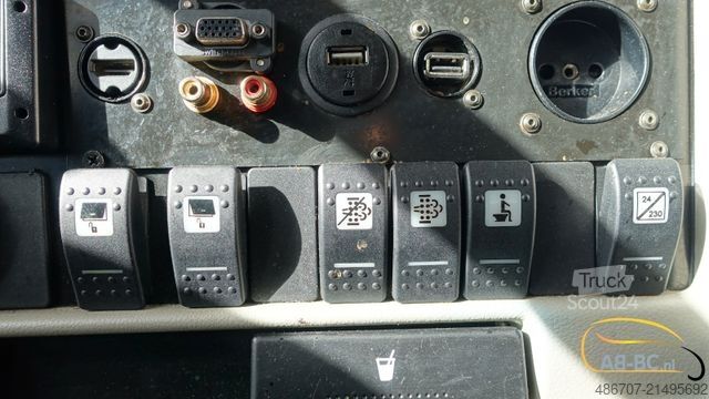 Motor coach VDL FUTURA FHD2-129/370 55 Sitze EURO 6