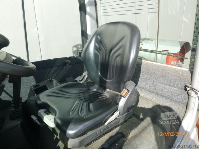 Első homlokrakodó targonca STILL RX 70-30 T