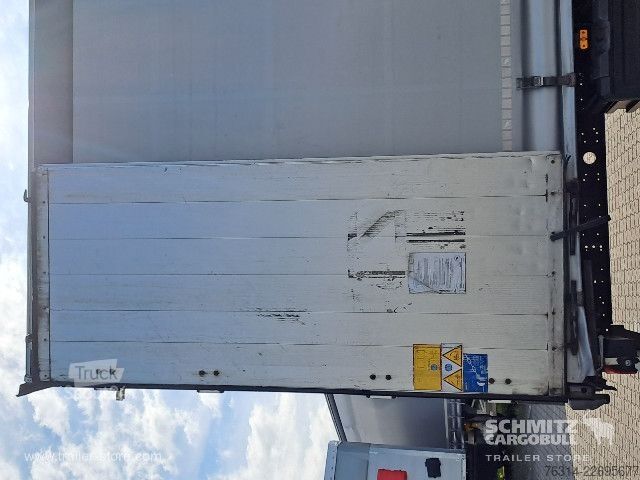 Otevřený návěs s plachtou Schmitz Cargobull Curtainsider Mega Getränke