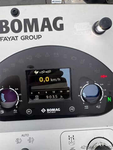 Utläggare Bomag BF300 P-2 Asphalt Paver – 905 Hours – GPS