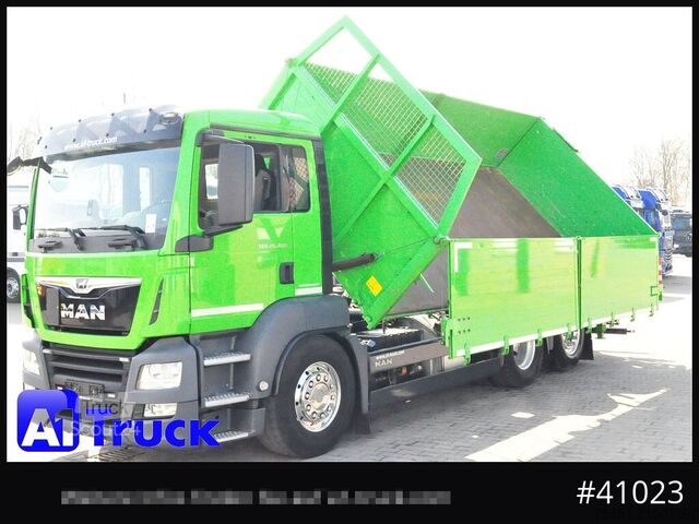 Kipper LKW MAN TGS 26.460 LL  Kipper Kran Funk Lenkachse,