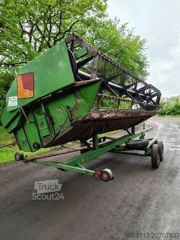 Combina de recoltat John Deere 2266