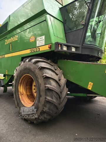 Combina de recoltat John Deere 2266
