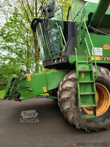 Combina de recoltat John Deere 2266