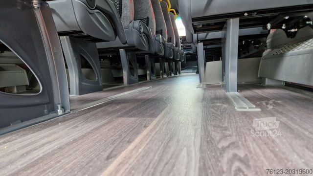 Minibuss MERCEDES-BENZ 515 Sprinter 22 Schlafsessel Lagerfahrzeug Stock