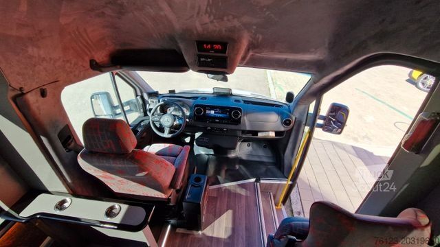 Minibus MERCEDES-BENZ 30 Sitzer Schulbus Transferbus 519 Stock