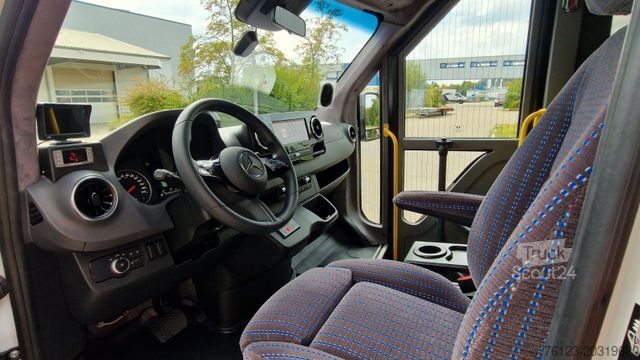 Minibus MERCEDES-BENZ 30 Sitzer Schulbus Transferbus 519 Stock