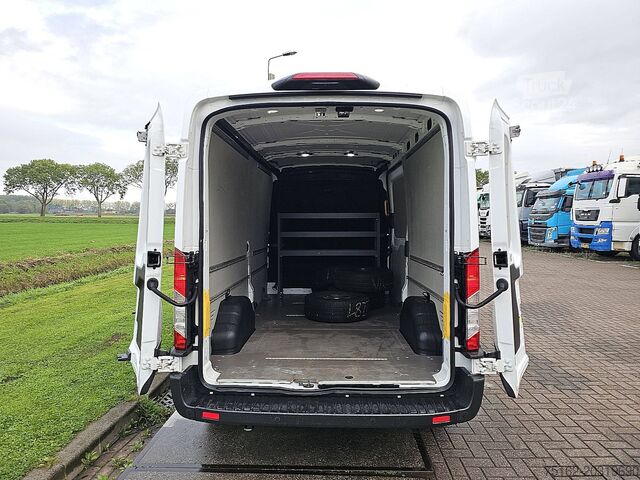 Kombi s vysokou střechou FORD TRANSIT 2.0 L3H2 Navi Euro6