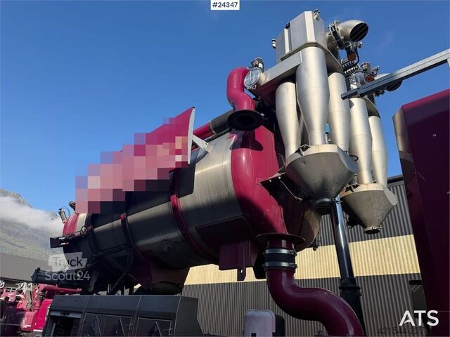 Imuajoneuvo Scania R500 8x4 vacuum truck w/ Coke body, blowing equipm