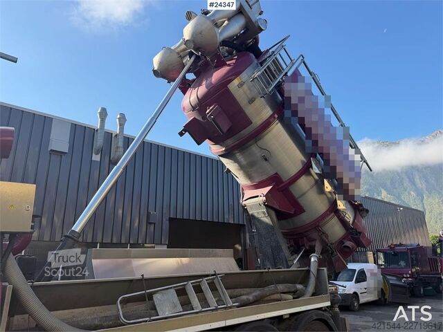 Imuajoneuvo Scania R500 8x4 vacuum truck w/ Coke body, blowing equipm