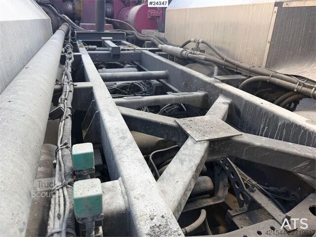Imuajoneuvo Scania R500 8x4 vacuum truck w/ Coke body, blowing equipm
