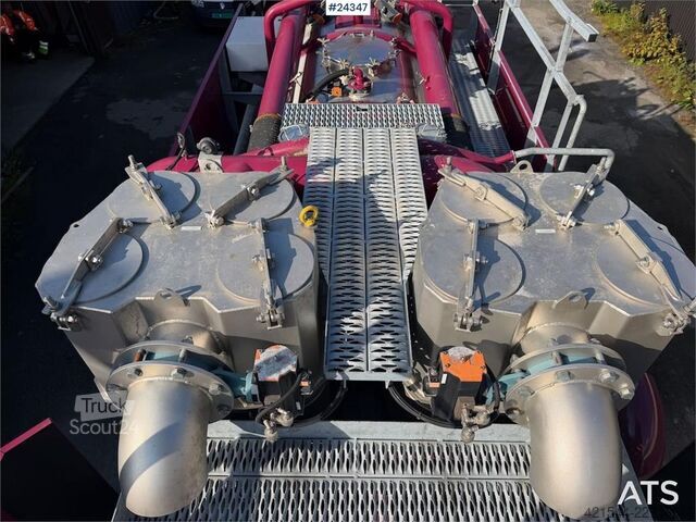 Imuajoneuvo Scania R500 8x4 vacuum truck w/ Coke body, blowing equipm