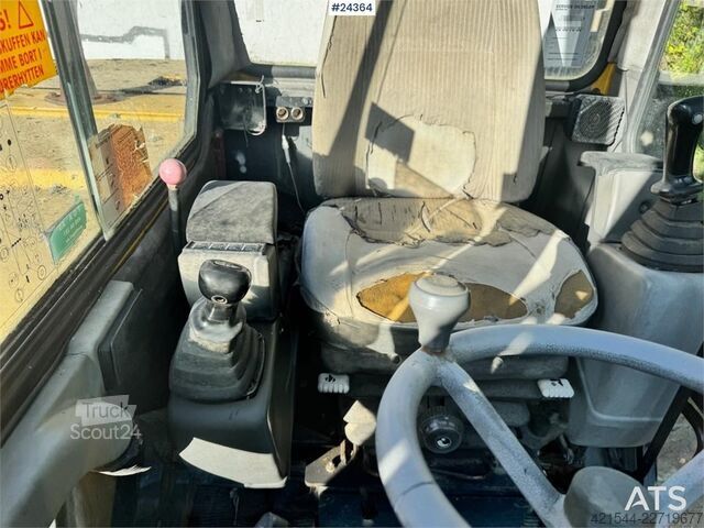 Ratinis ekskavatorius Komatsu PW75 Wheeled Excavator w/ Tilting Grading Bucket –