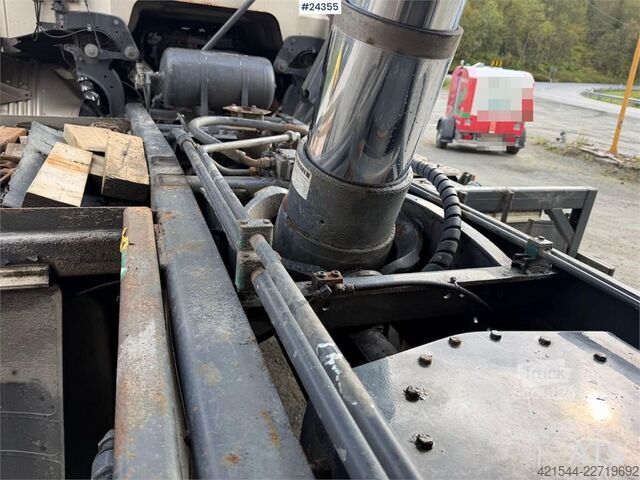 Savivartis Scania R730 6x4 tipper truck w/ 2007 Istrail triple trail