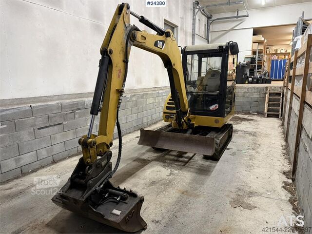Rupsgraafmachine Caterpillar 302.5C Excavator with hydraulic grading bucket, to