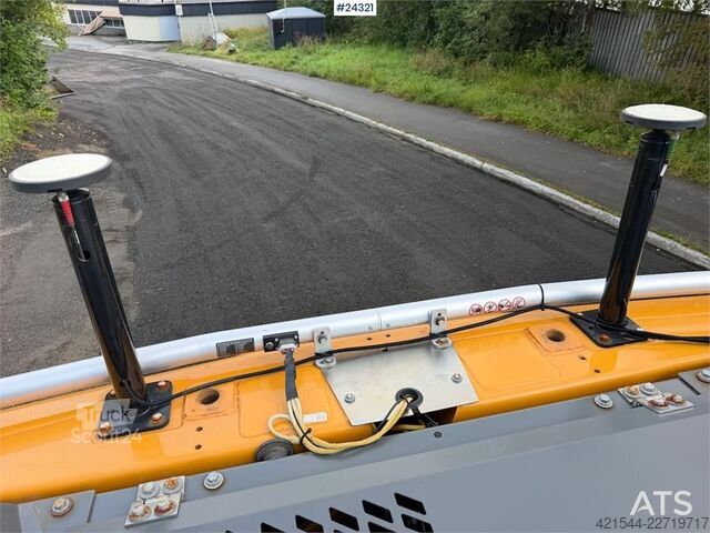 Koparka gąsienicowa Liebherr R930 LC excavator w/ 2 buckets and GPS. WATCH VIDE