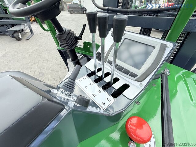 Четырёхходовой вилочный погрузчик COMBILIFT CBE2500 TRIPLEX 5500 FORK POSITIONER