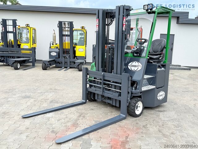 Четырёхходовой вилочный погрузчик Combilift CB3000 / TRIPLEX 4900MM / FREE LIFT