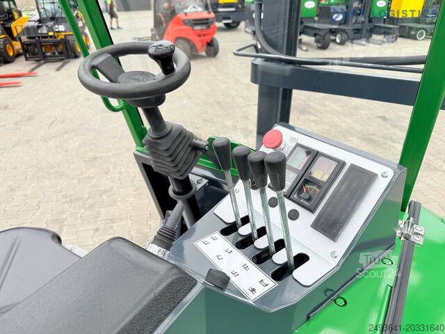Четырёхходовой вилочный погрузчик Combilift CB3000 / TRIPLEX 4900MM / FREE LIFT