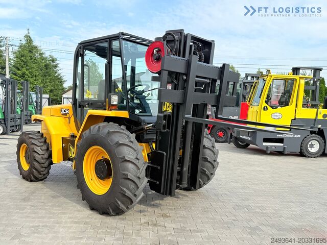 вилочный погрузчик повышенной проходимости JCB 940 / TRIPLEX 4500 / FREE-LIFT NEW TIRES
