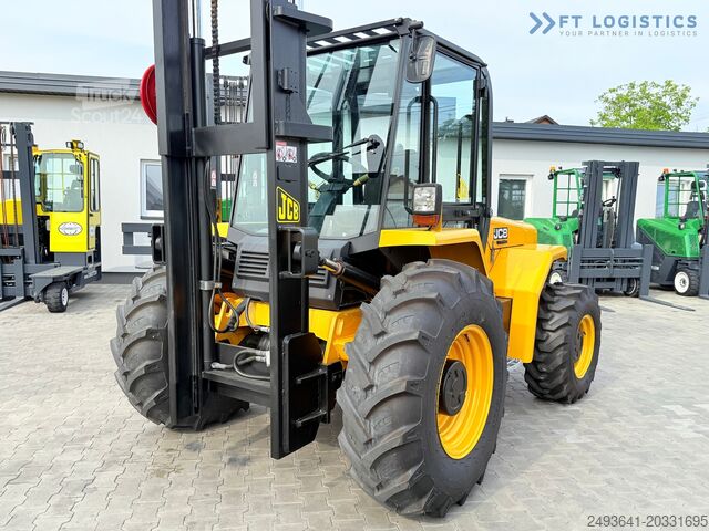 вилочный погрузчик повышенной проходимости JCB 940 / TRIPLEX 4500 / FREE-LIFT NEW TIRES