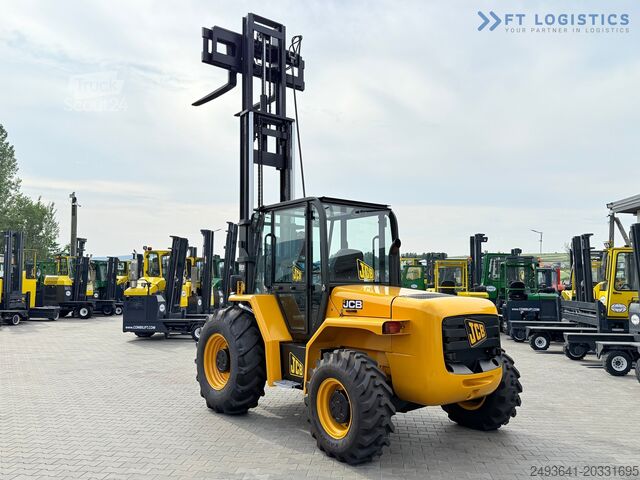 вилочный погрузчик повышенной проходимости JCB 940 / TRIPLEX 4500 / FREE-LIFT NEW TIRES